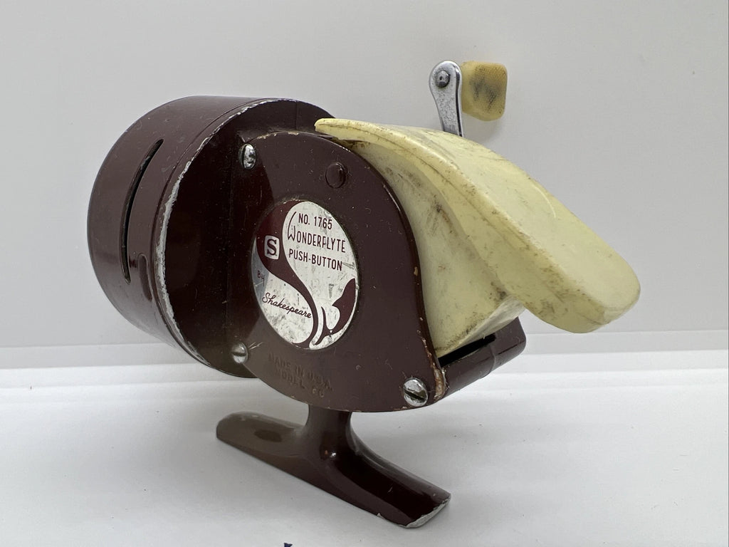 Vintage Shakespeare No. 1765 Wonderflyte Push Button Model EG Fishing Reel USA