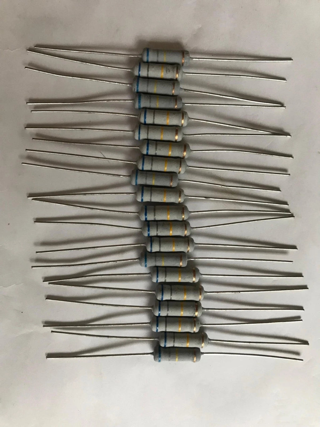 (20) Metal Oxide Film Resistors Electronic Component 680K Ohm 2W 5% RSF-200 NOS