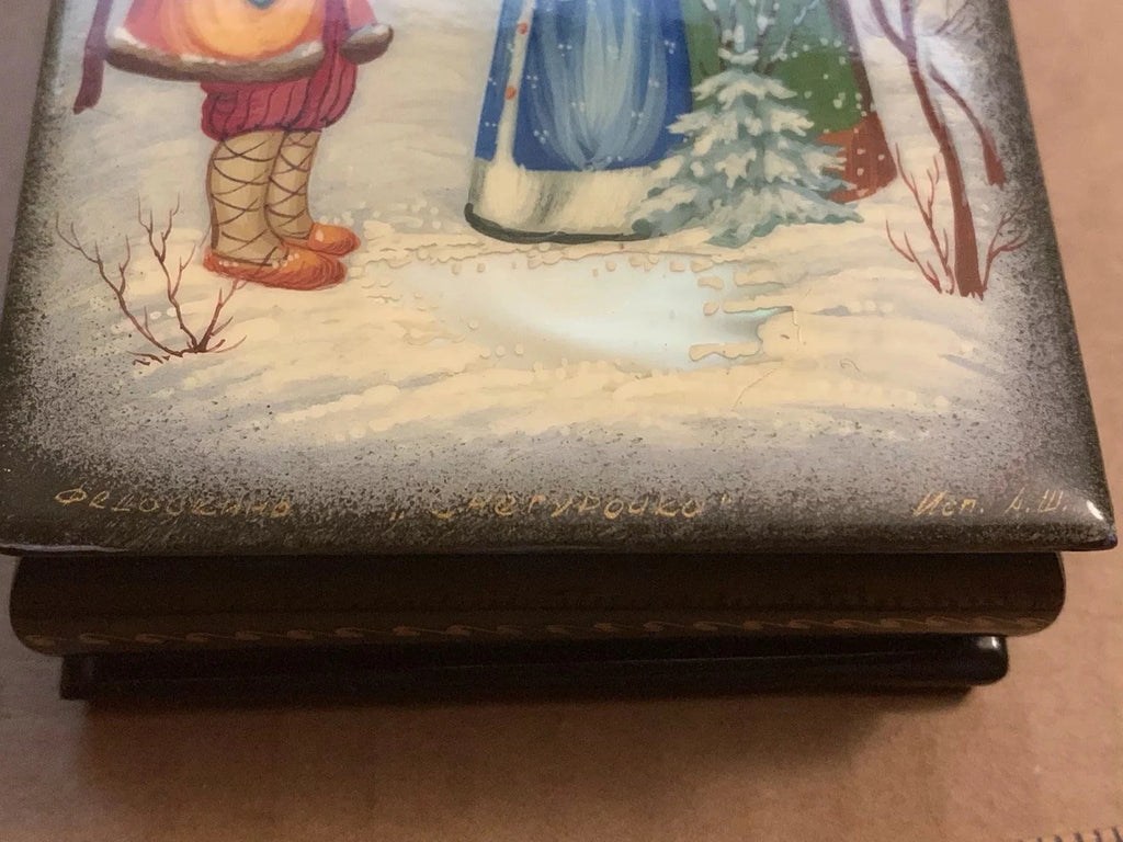 Russian Lacquer Jewelry Box Hand Painted Pearl Fedoskino Snegurochka Snow Maiden