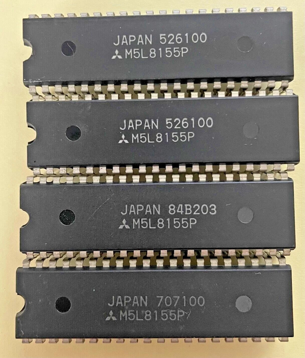 Mitsubishi Single Chip M5L8039P 8 bit Computer dip-40 New Old Stock 1pc Vintage