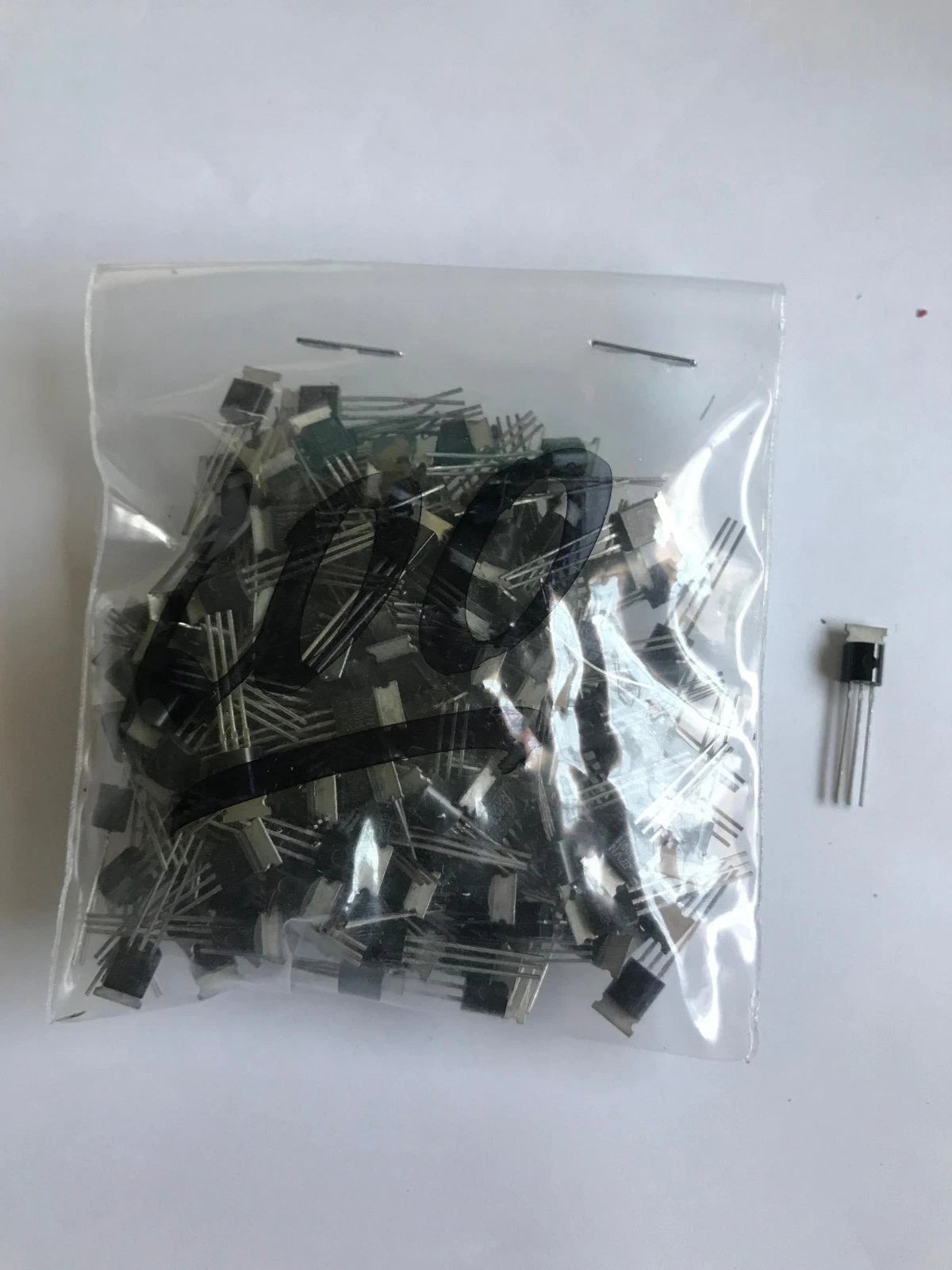 5 pieces Siliconix Transistor VN-0300M C9124 New Old Stock