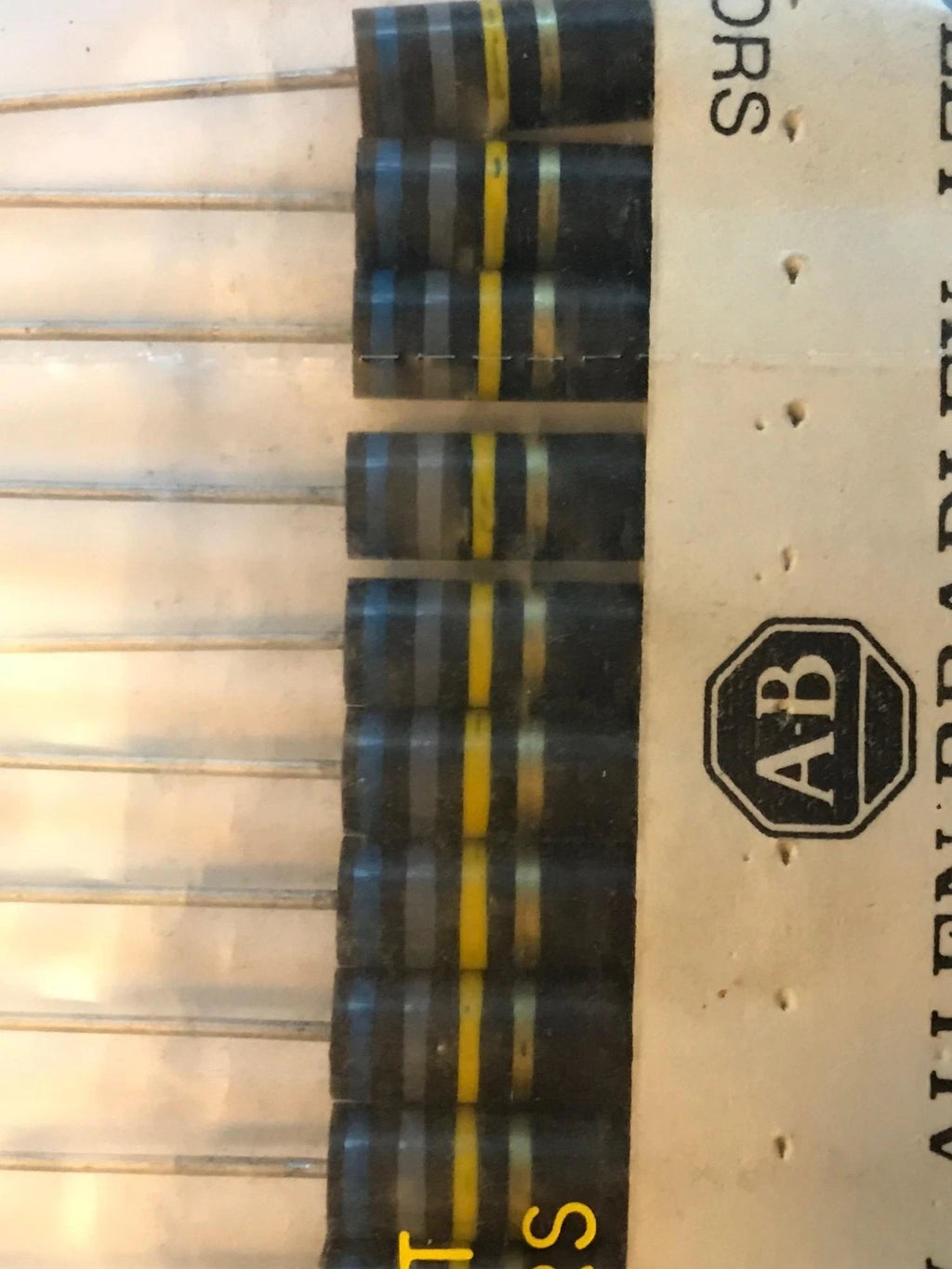 (13) RC42GF684J ALLEN-BRADLEY CARBON COMP RESISTORS 680K OHMS 5% 2 WATTS