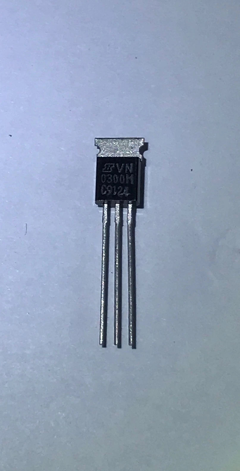 5 pieces Siliconix Transistor VN-0300M C9124 New Old Stock