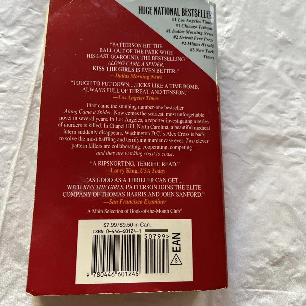 Kiss the Girls (Alex Cross) - Mass Market Paperback By Patterson, James - GOOD