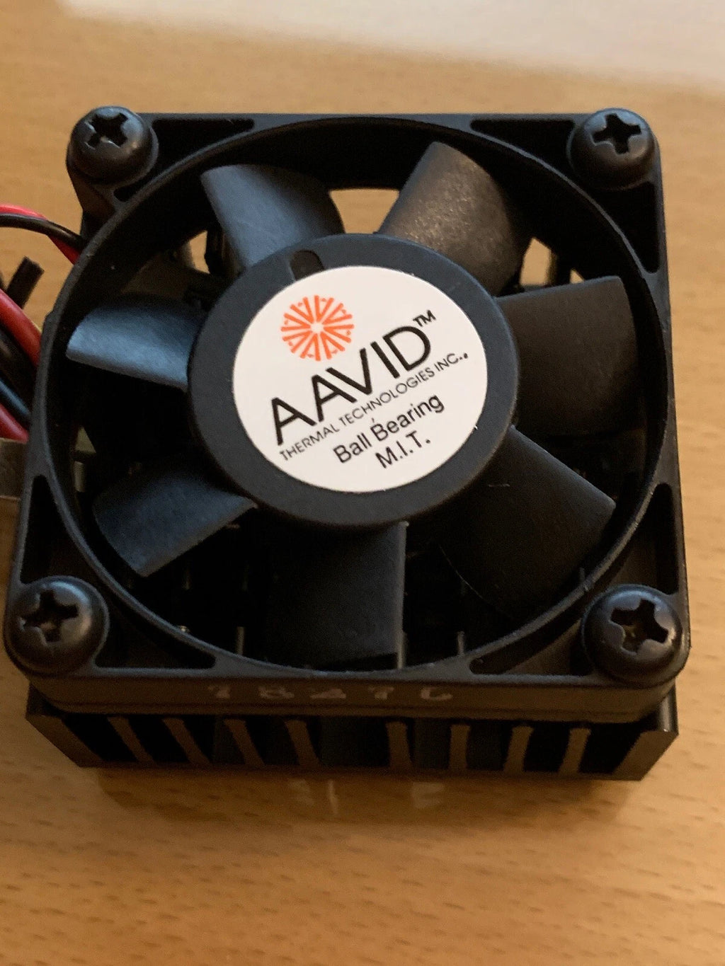 NEW AAVID Thermal Technologies 8324M 2840 Ball Bearing Cooling Fan w/ Heatsink