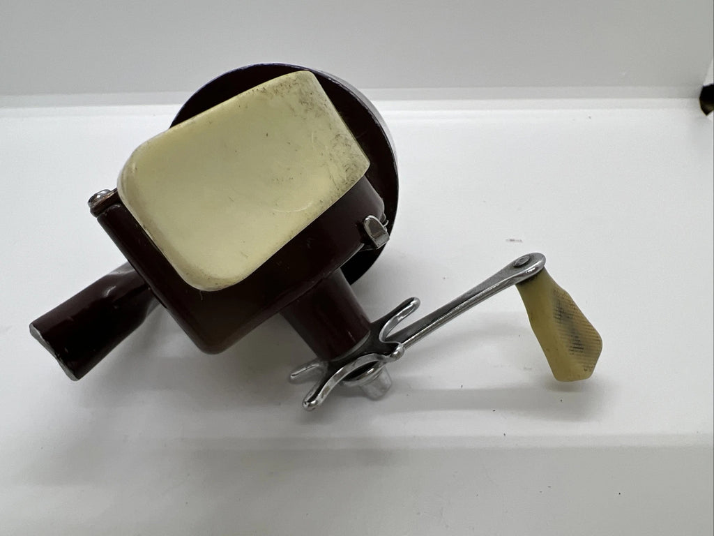 Vintage Shakespeare No. 1765 Wonderflyte Push Button Model EG Fishing Reel USA