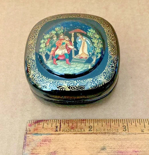 90s Russian Lacquer Box Souvenir USSR Fable of Vaselisa the beautiful